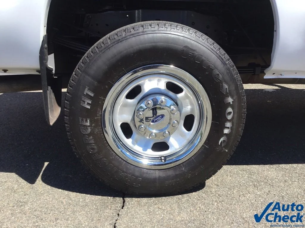 Used 2014 White Ford XL image 23