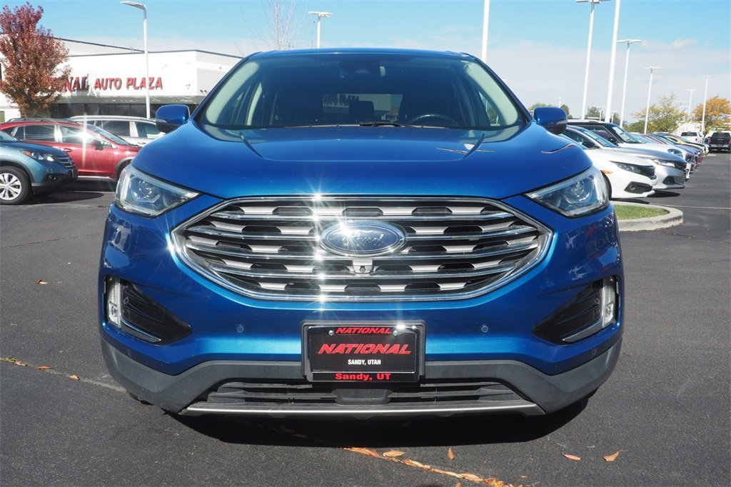 2022 Ford Edge Titanium photo 2