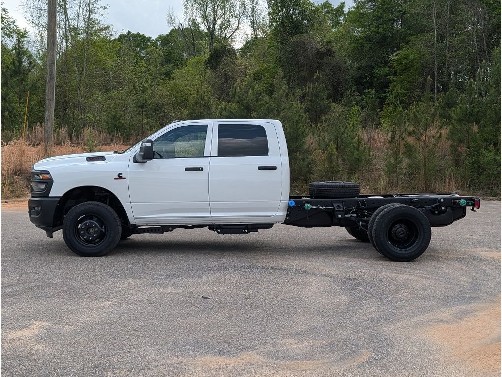New 2026 Bright White Clear-Coat Exterior Paint RAM Tradesman image 2