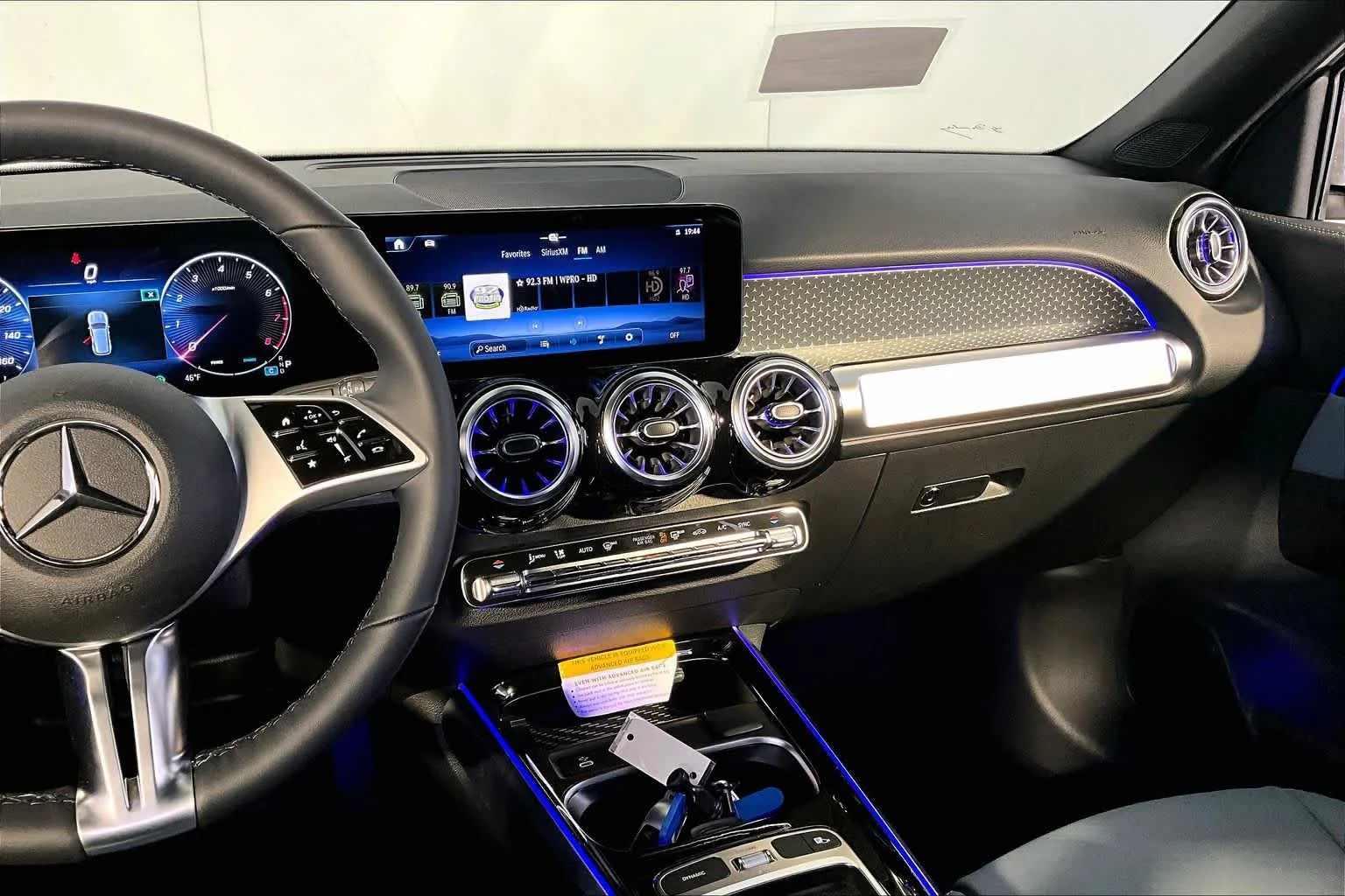 New 2026 Polar White Mercedes-Benz GLB 250 image 8