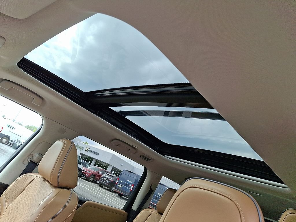 Used 2025 Blue INFINITI LUXE image 16