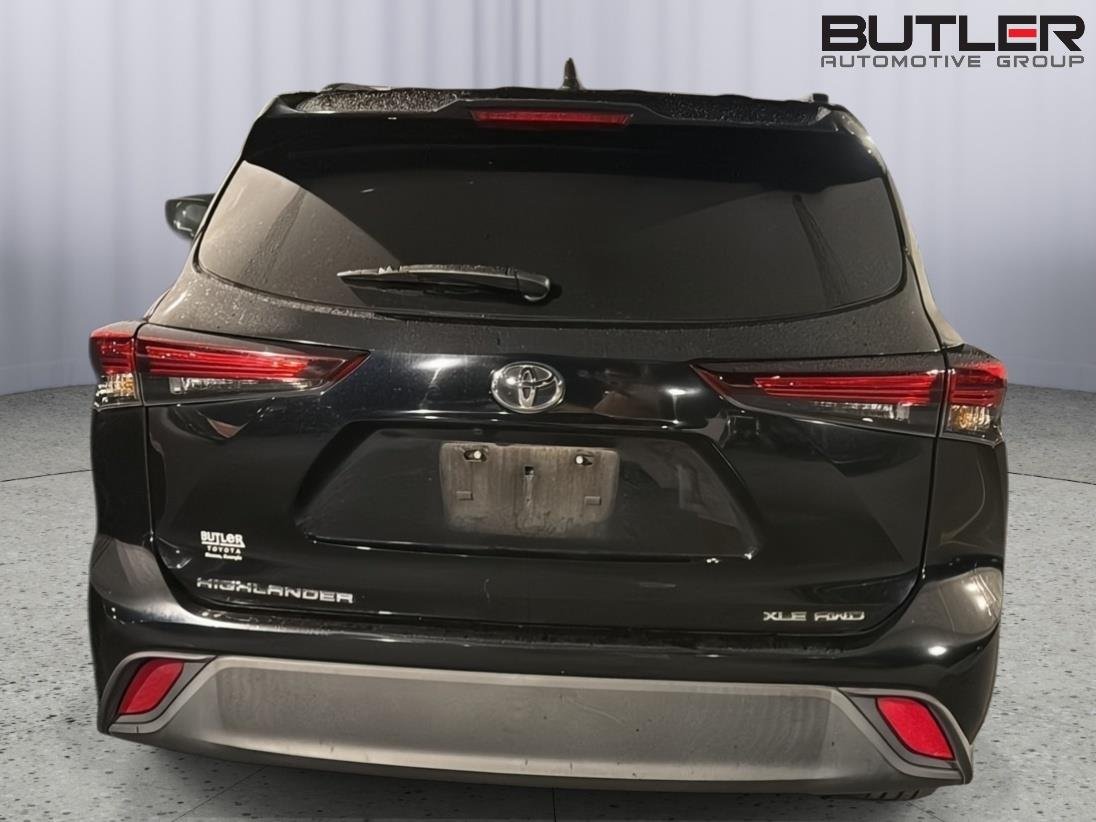 Used 2024 Midnight Black Metallic Toyota XLE image 8