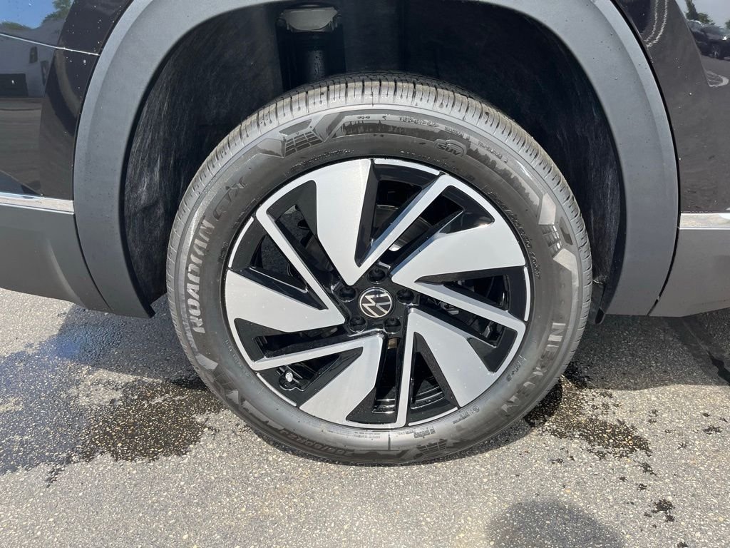 New 2026 Black Volkswagen 2.0T SEL image 29
