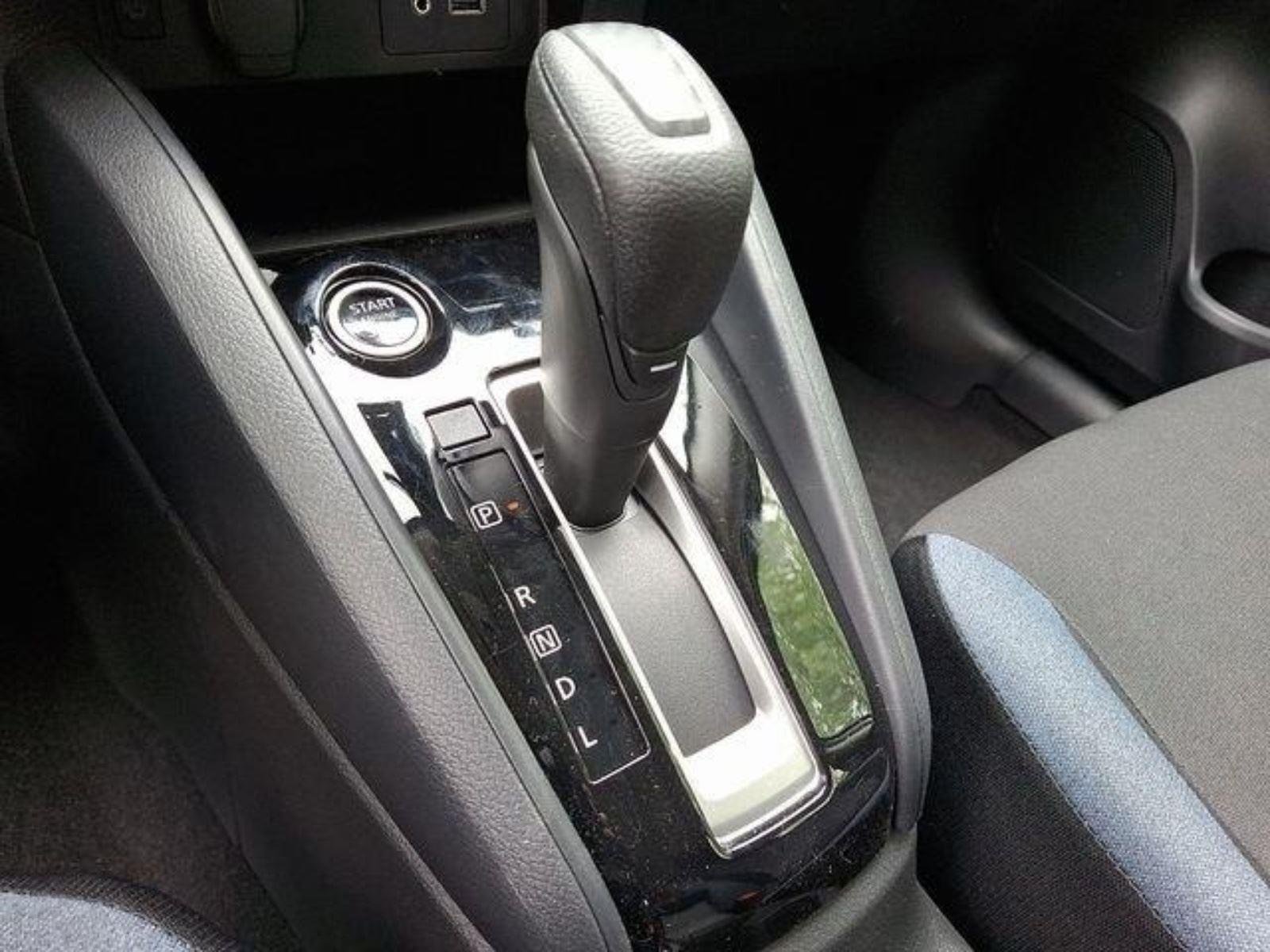 2025 Nissan Versa Sedan SV - Photo 10