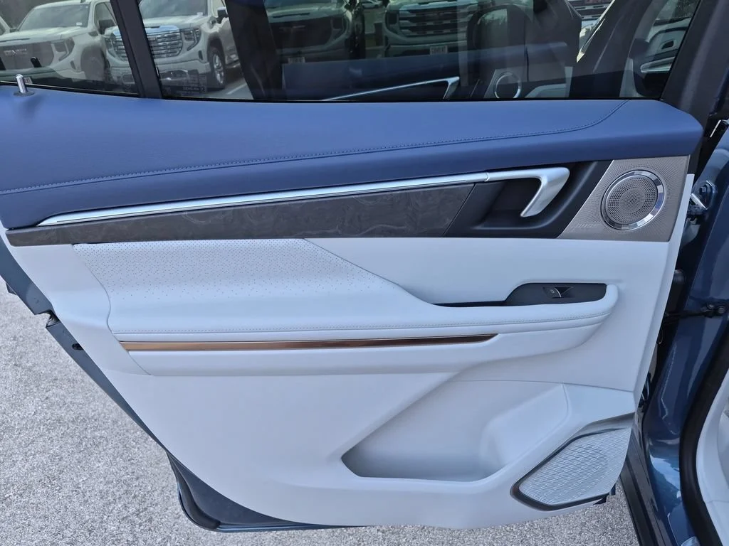 New 2026 Ocean Blue Metallic Buick Avenir image 33