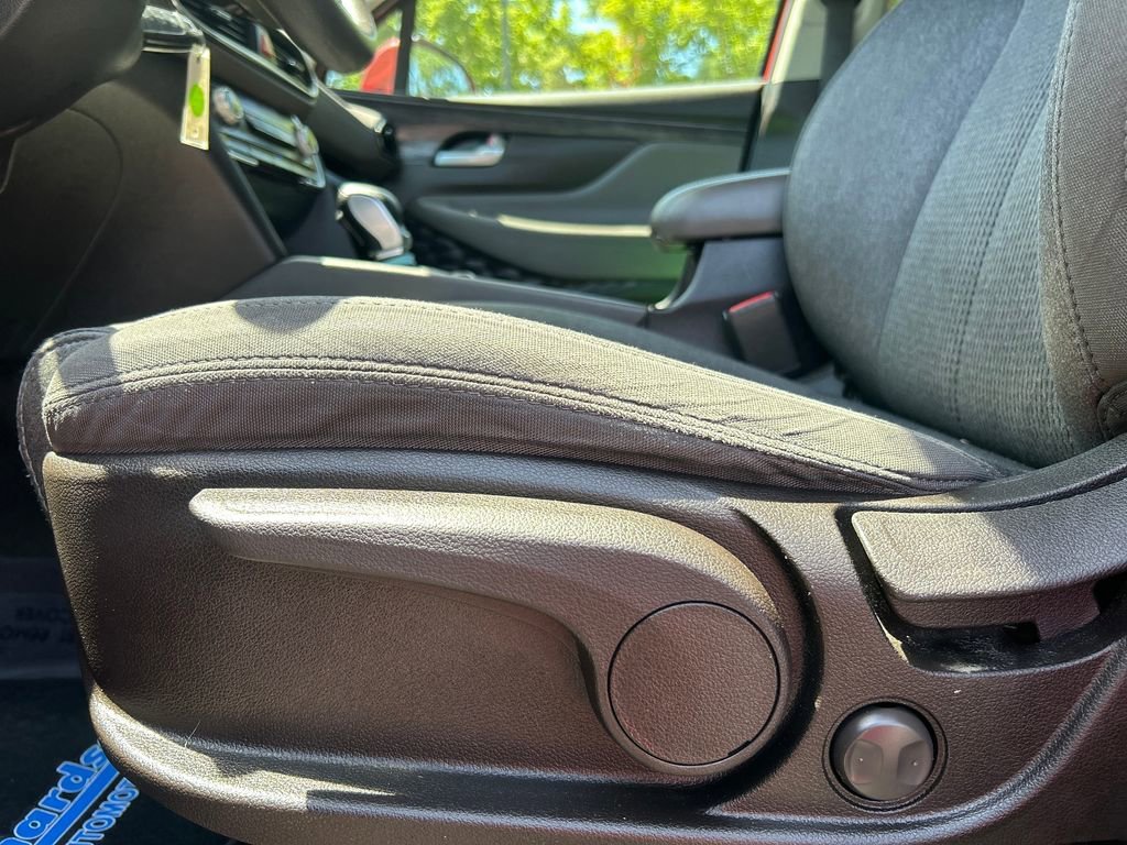 Used 2019 Orange Hyundai SE image 21