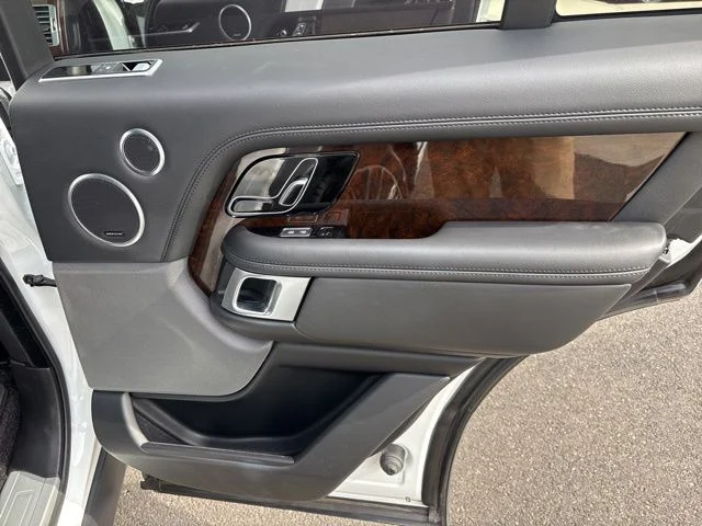 Used 2021 White Land Rover Westminster image 17