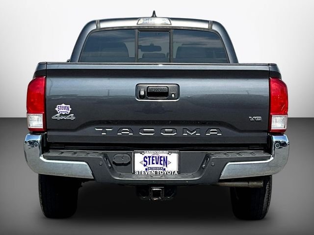 Used 2016 Gray Toyota SR5 image 5