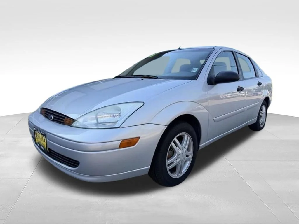 Used 2002 Silver Ford SE Base image 1