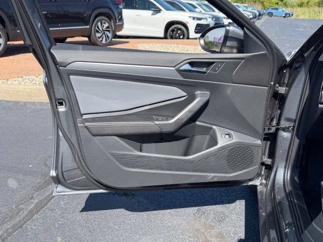 New 2027 Platinum Gray Metallic Volkswagen 1.5T SE image 14