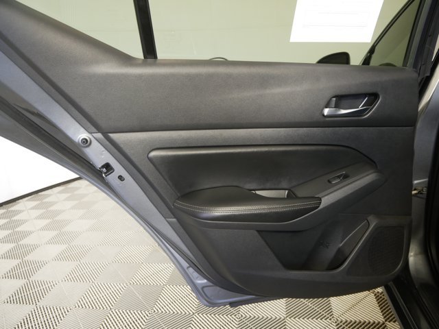 Used 2019 Gun Metallic Nissan SL image 12