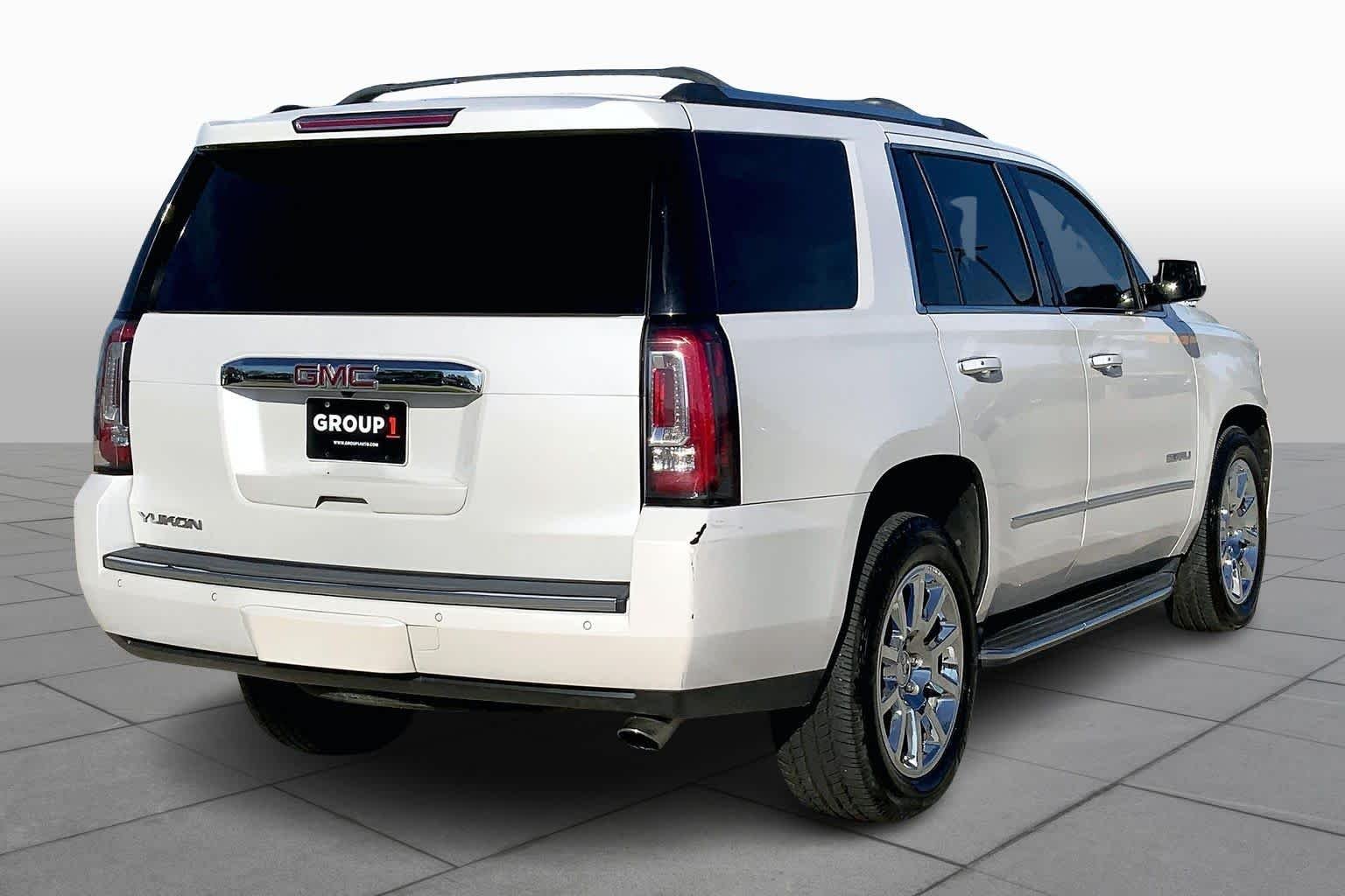 Used 2019 White Frost Tricoat GMC Denali image 13