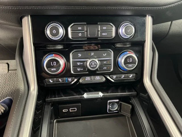 2022 GMC Yukon Denali - Photo 28