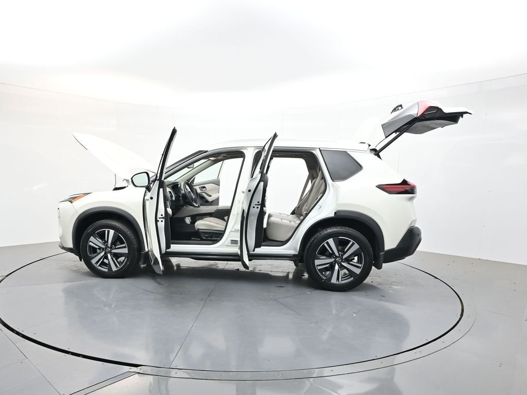 Used 2023 Pearl White Nissan SL image 43