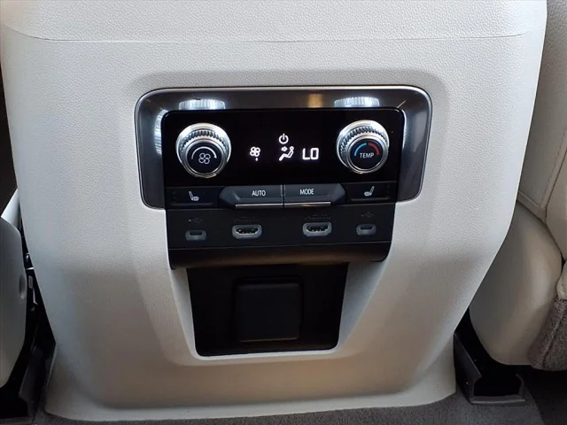2021 GMC Yukon Denali - Photo 11