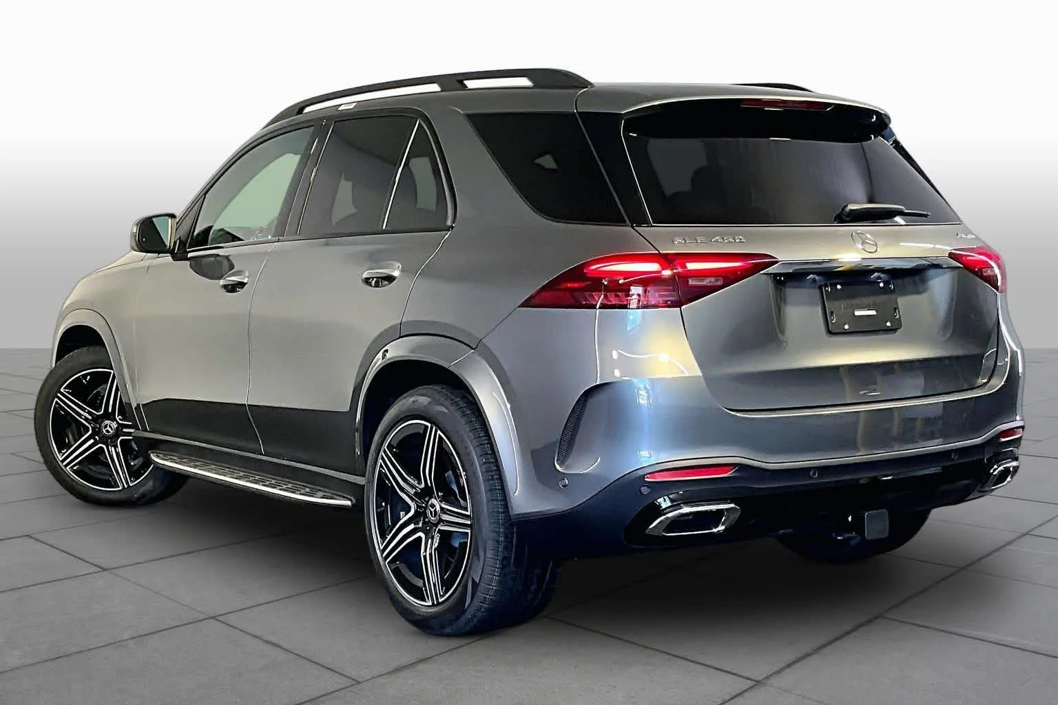 New 2026 Selenite Grey Metallic Mercedes-Benz GLE 450 image 3