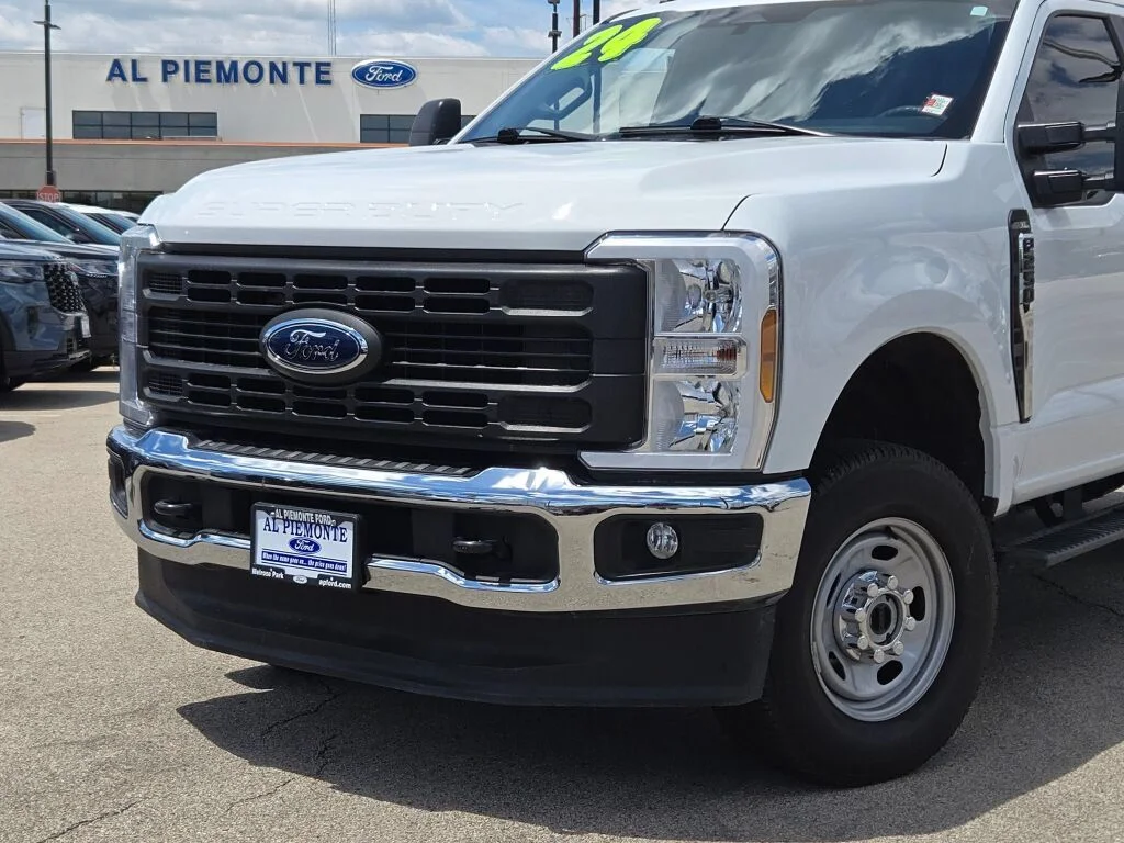 Used 2024 Oxford White Ford XL image 2