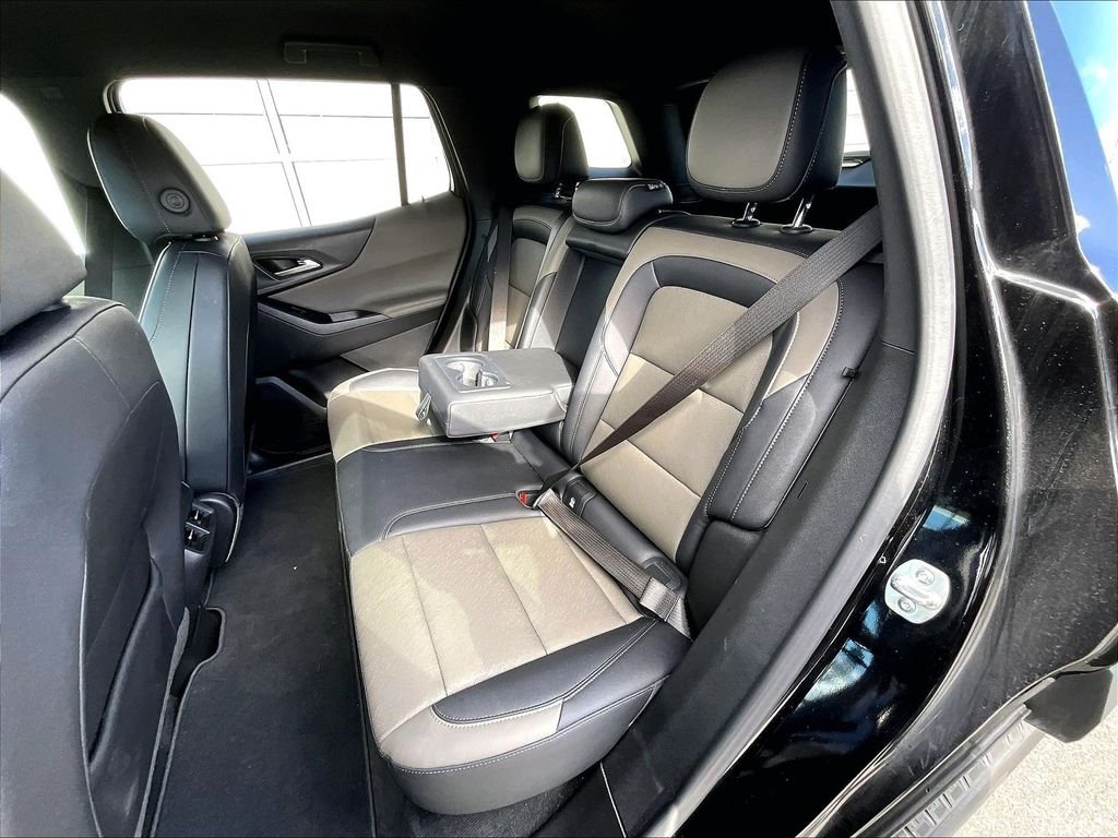Used 2025 Mosaic Black Metallic Chevrolet LT image 15