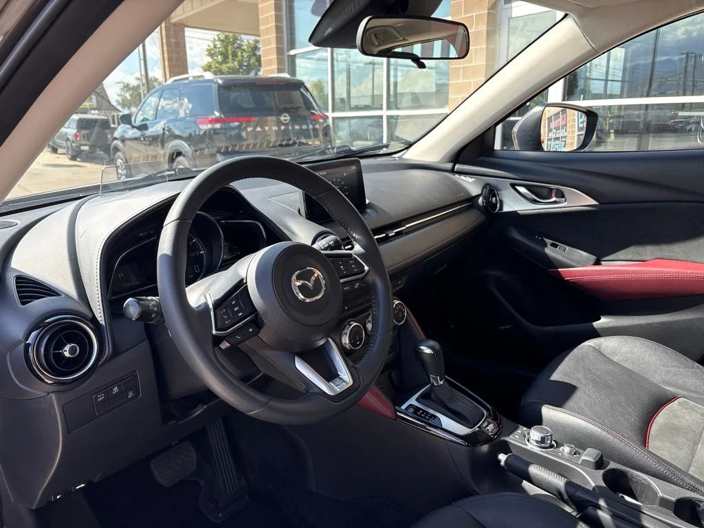 Used 2018 Silver Mazda Grand Touring image 10