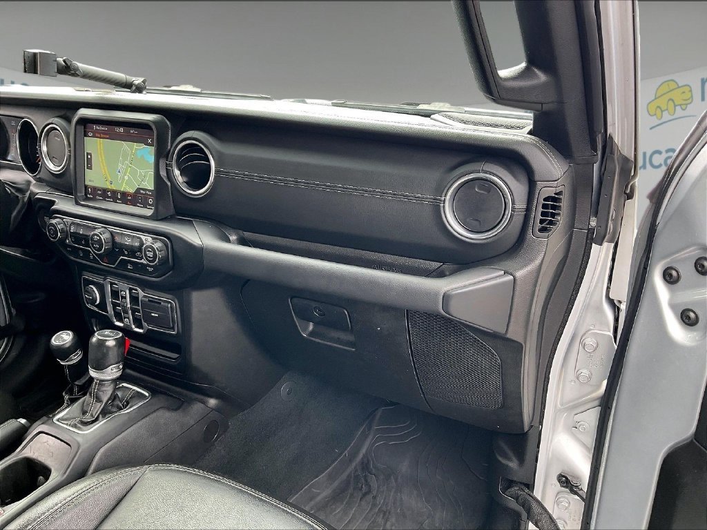 Used 2022 Silver Zynith Clearcoat Jeep Overland image 12