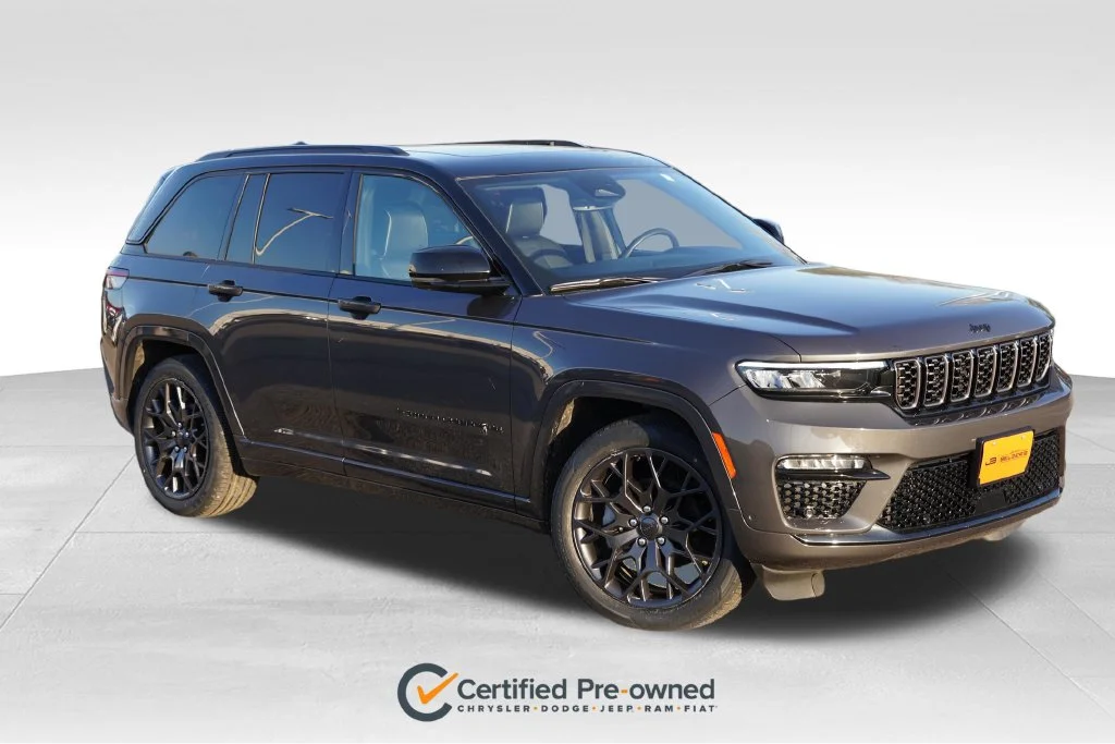 Certified Used 2025 Gray Jeep Summit image 1