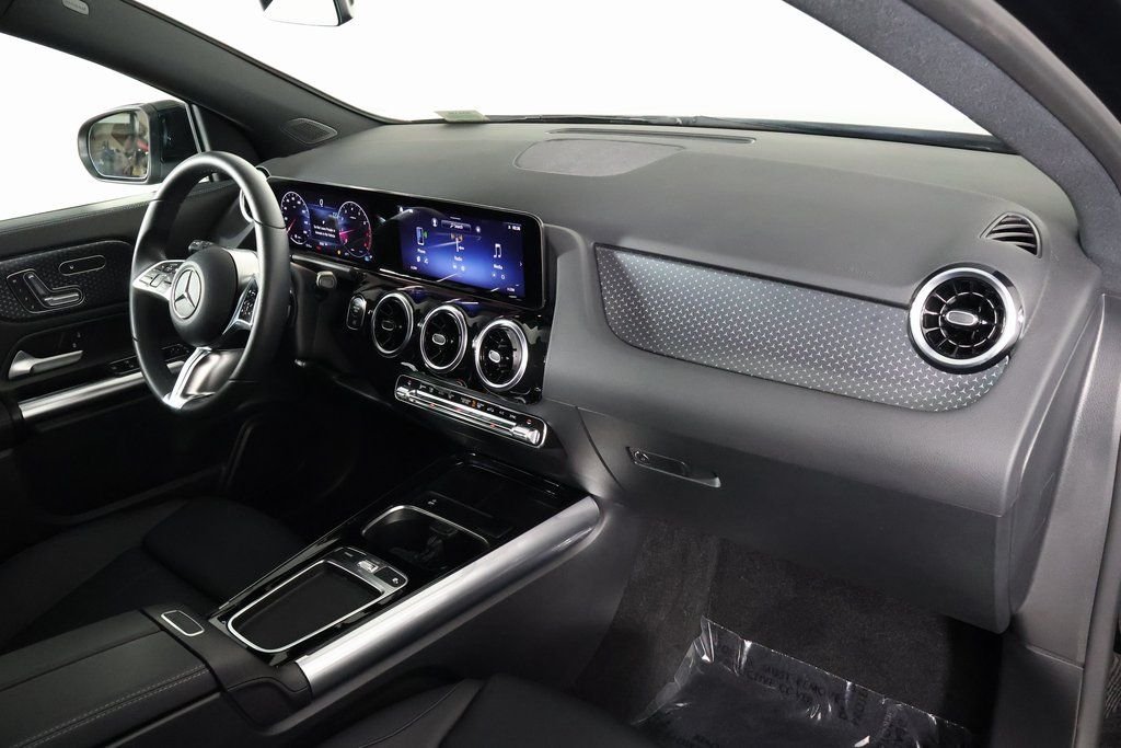 Certified Used 2026 Night Black Mercedes-Benz GLA 250 image 9