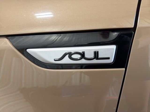 Used 2015 Brown Kia Base image 31