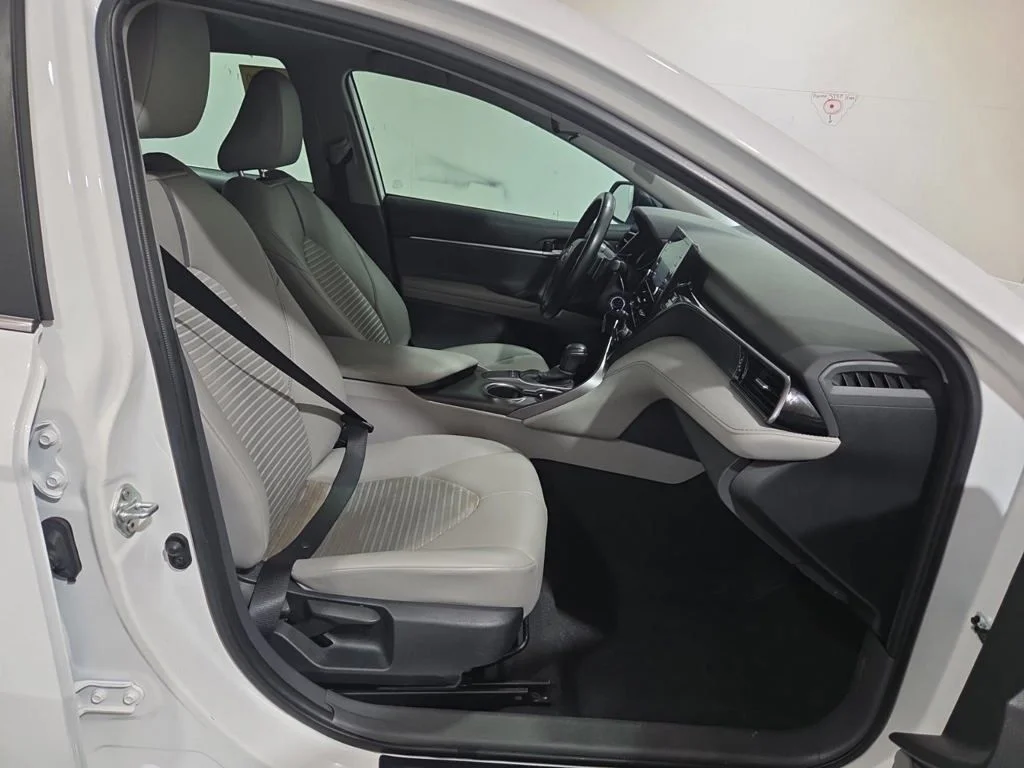 Used 2023 White Toyota SE image 5