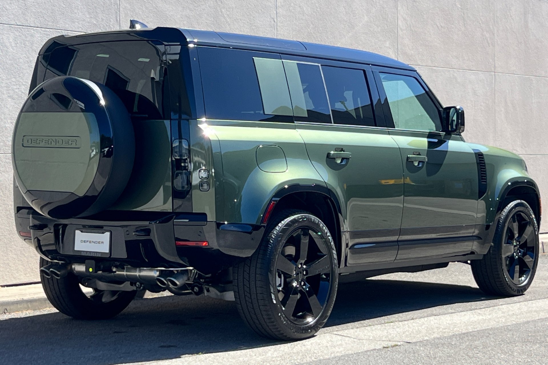 New 2026 Woolstone Green Land Rover X-Dynamic SE image 2