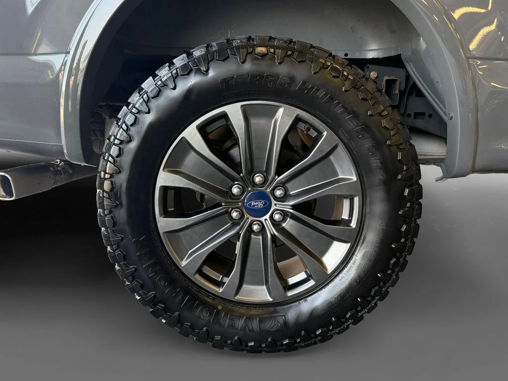 Used 2018  Ford XLT image 10