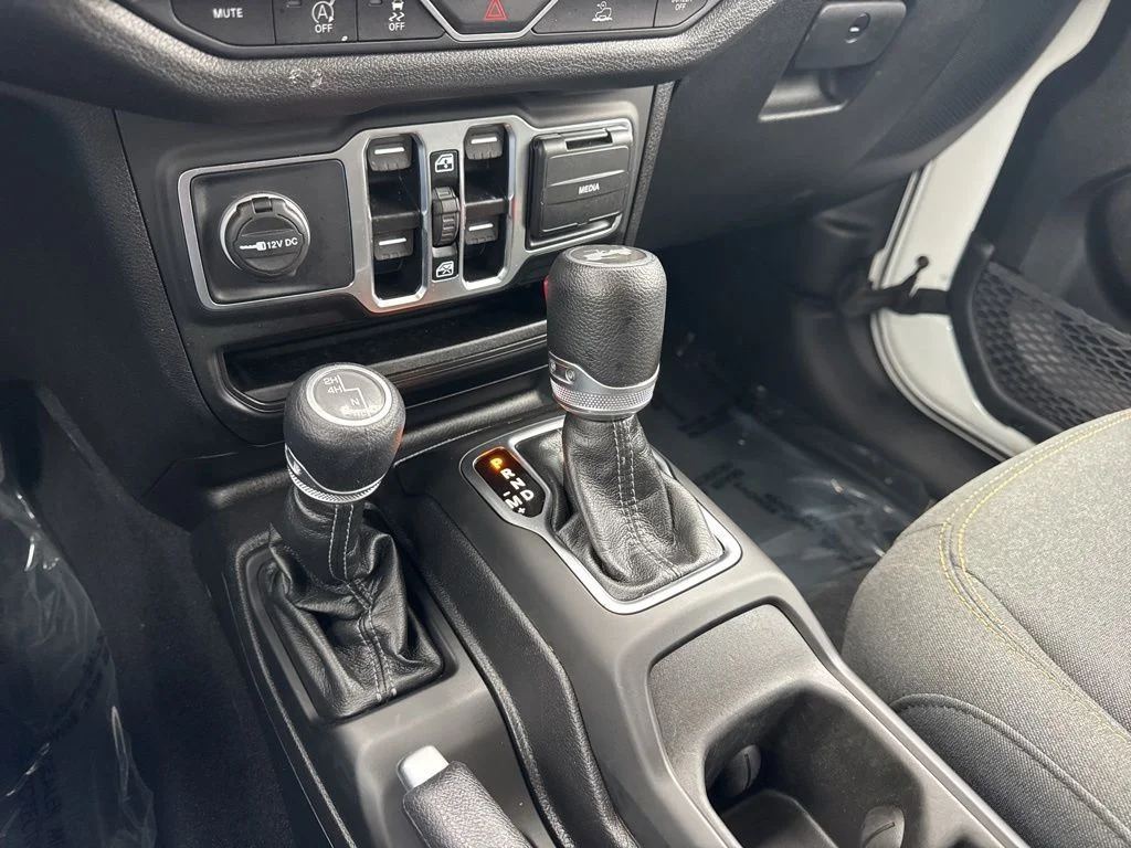 Used 2025 White Jeep Sport S image 15