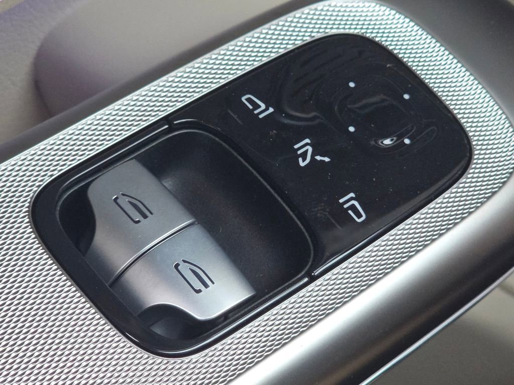 New 2026 MANUFAKTUR Moonlight White Metallic Mercedes-Benz CLE 53 AMG® image 58