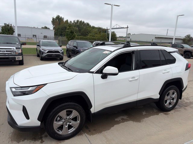 Used 2025 White Toyota XLE image 4