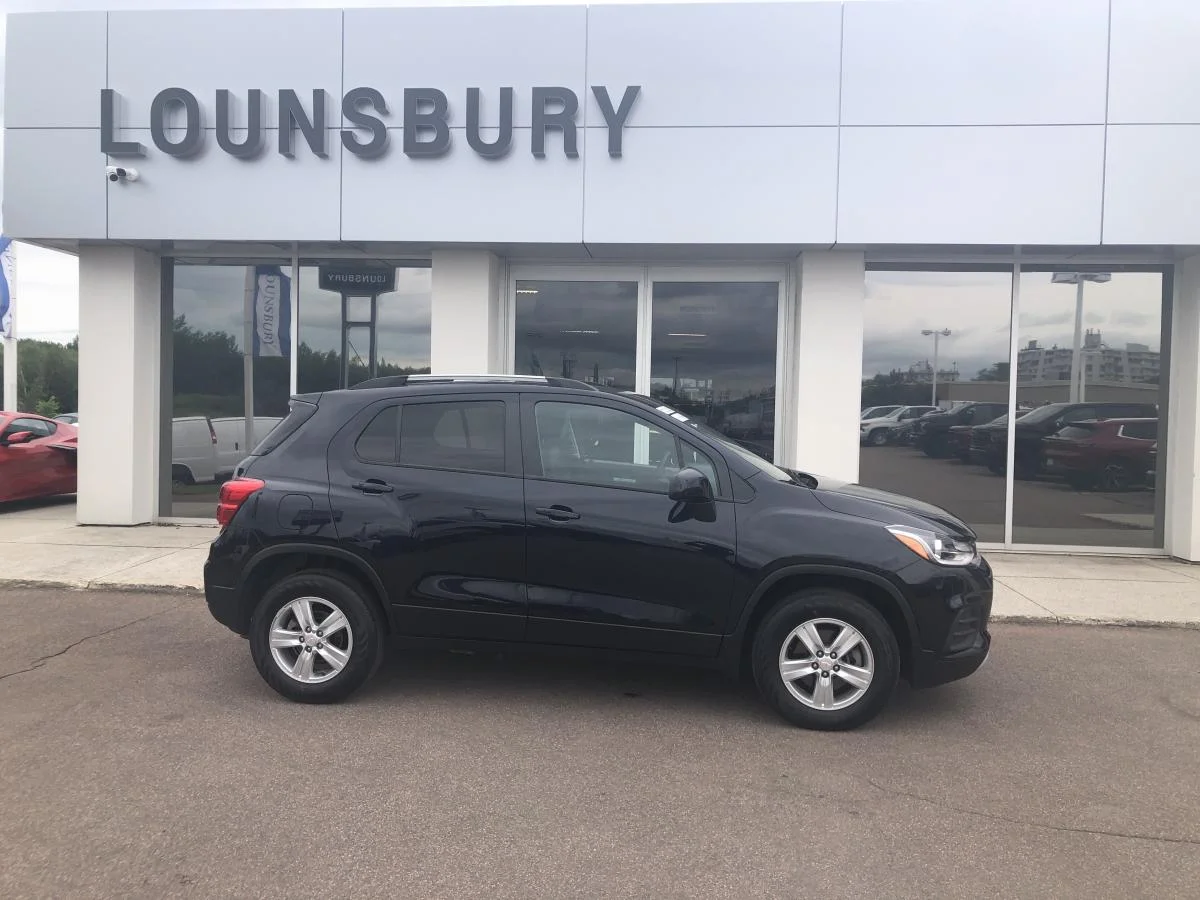 Used 2022 Blue Chevrolet AWD 4dr LT w/ Leather image 2