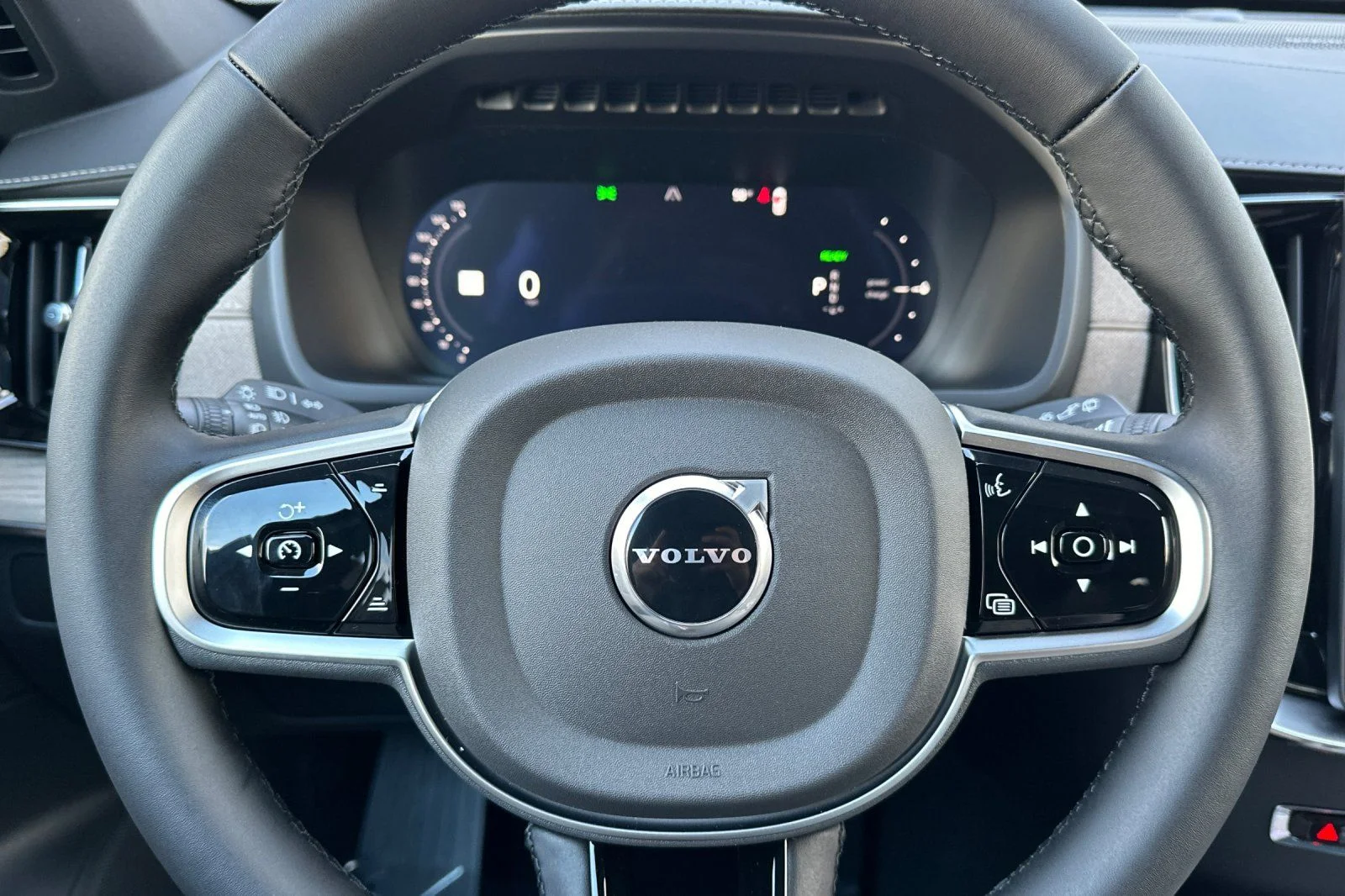 New 2026 Vapour Grey Volvo T8 Plus 7-Seater image 26