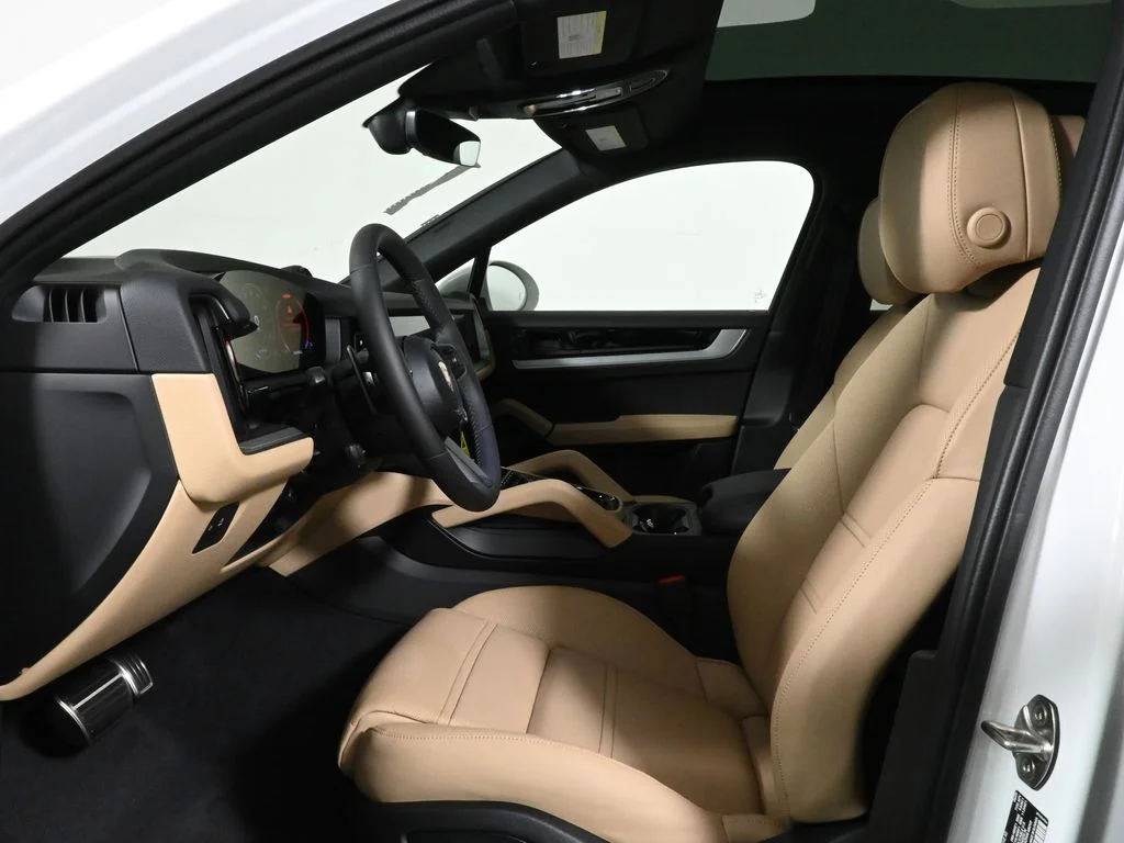 Certified Used 2026 White Porsche  image 5