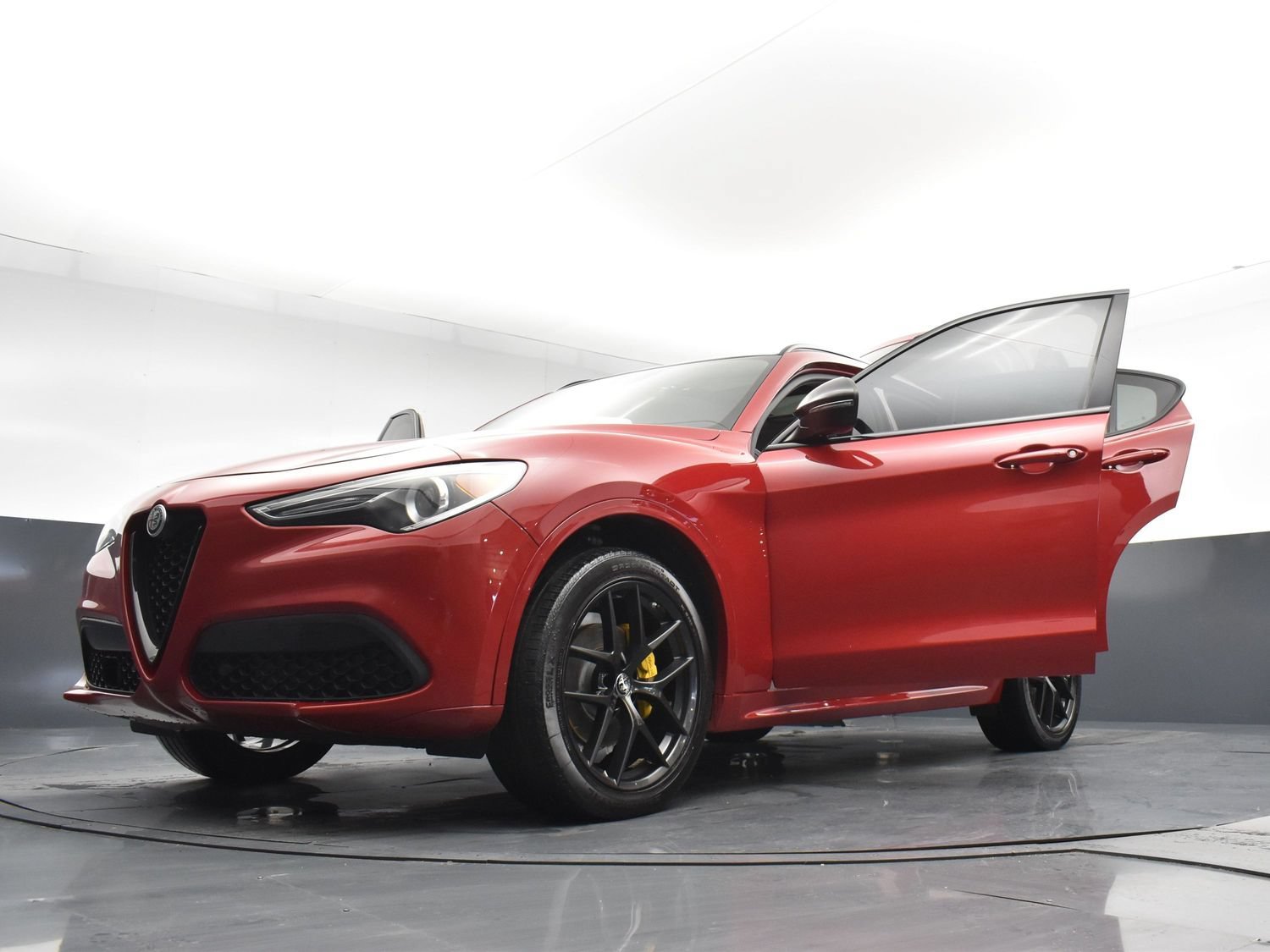 Used 2021 Alfa Rosso Alfa Romeo Ti image 30