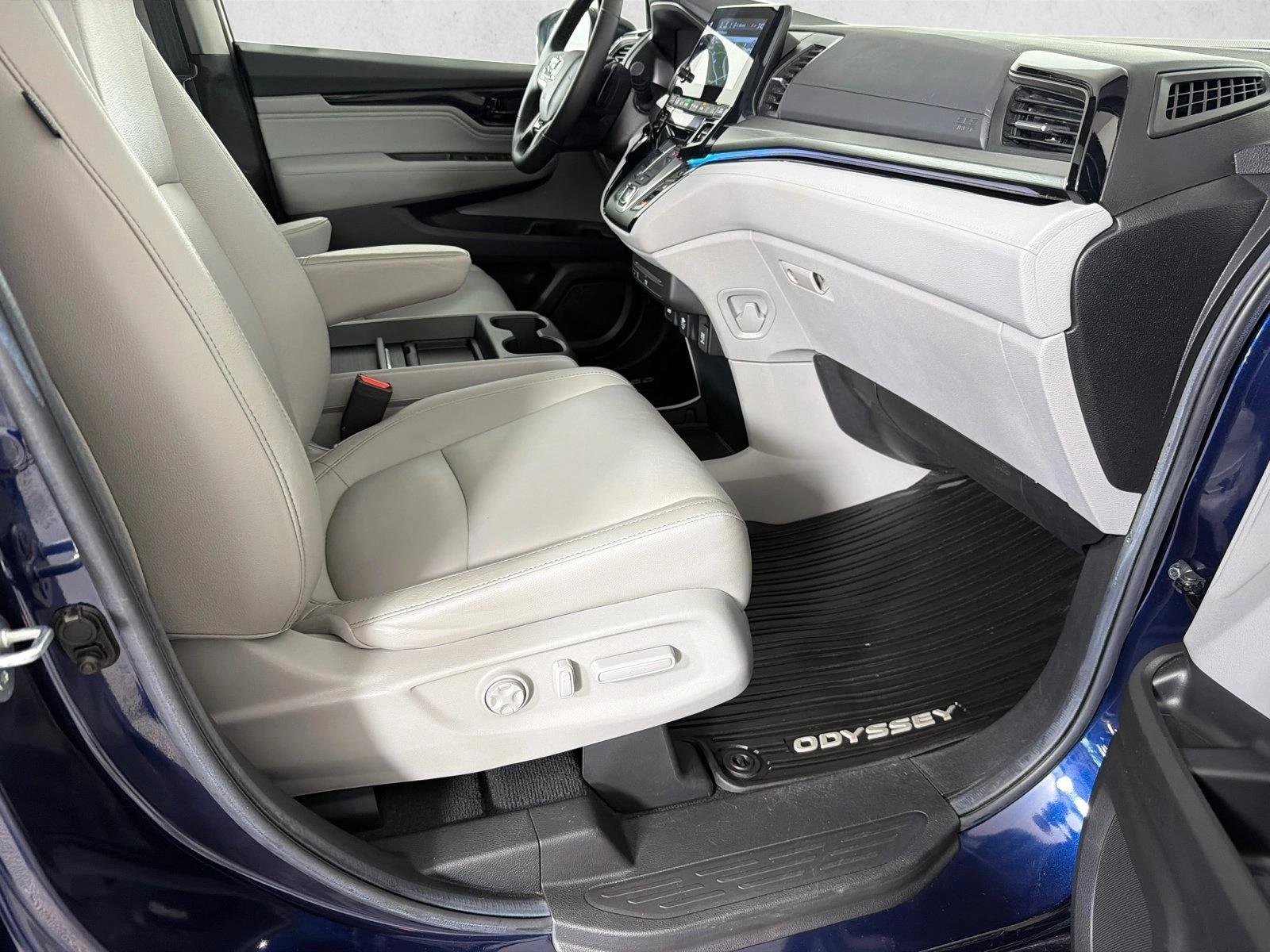 Used 2022 Black Honda Touring image 15