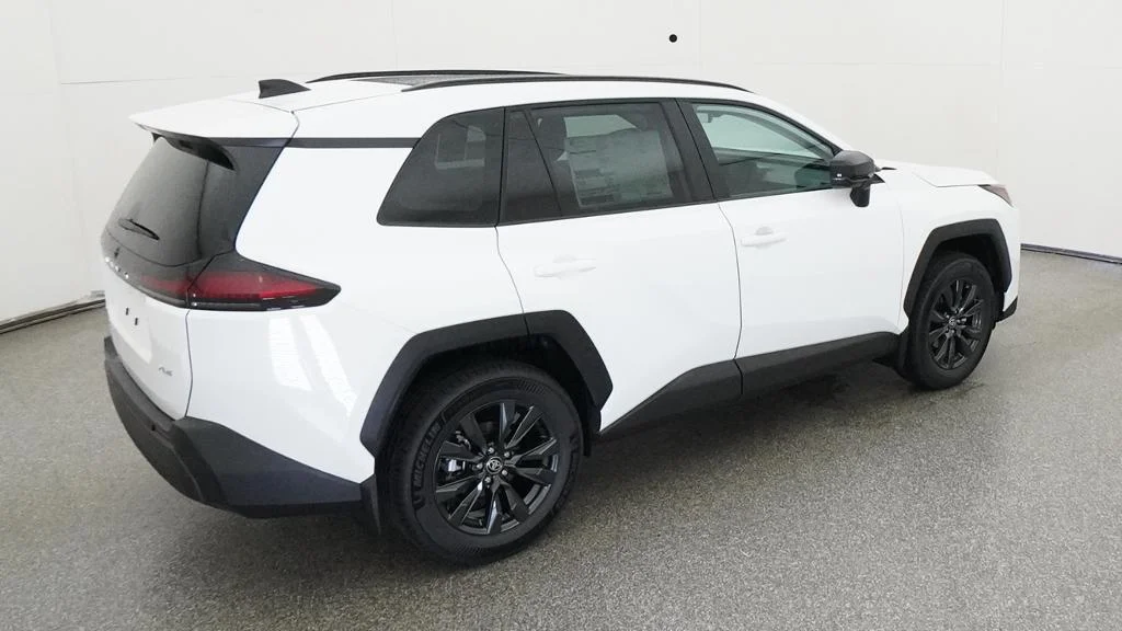 New 2026 Ice Cap Toyota XLE Premium image 18