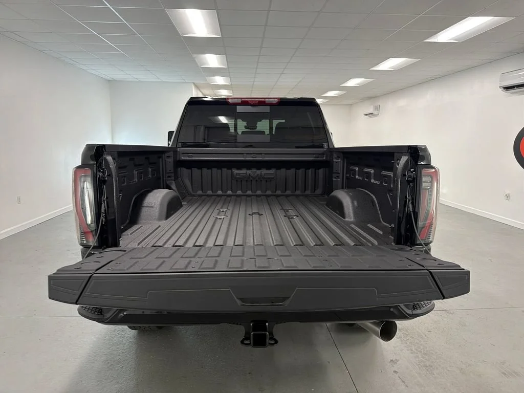 New 2026 Onyx Black GMC AT4 image 8