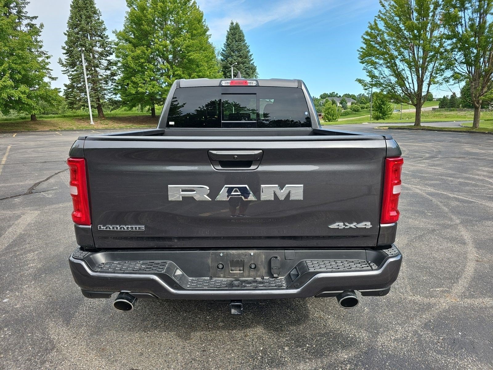 Certified Used 2025 Granite Crystal Metallic Clearcoat Ram Laramie image 4