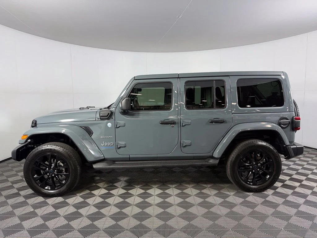 Used 2024 Gray Jeep Sahara 4xe image 10