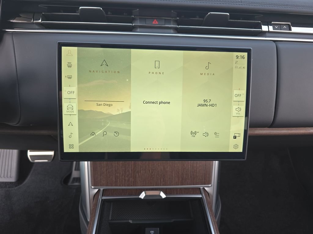 New 2026 Carpathian Grey Land Rover SE image 21