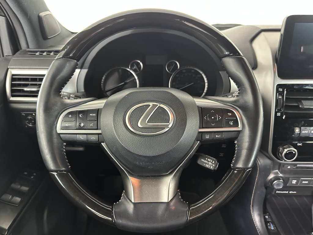 Used 2022 Black Lexus 460 image 8