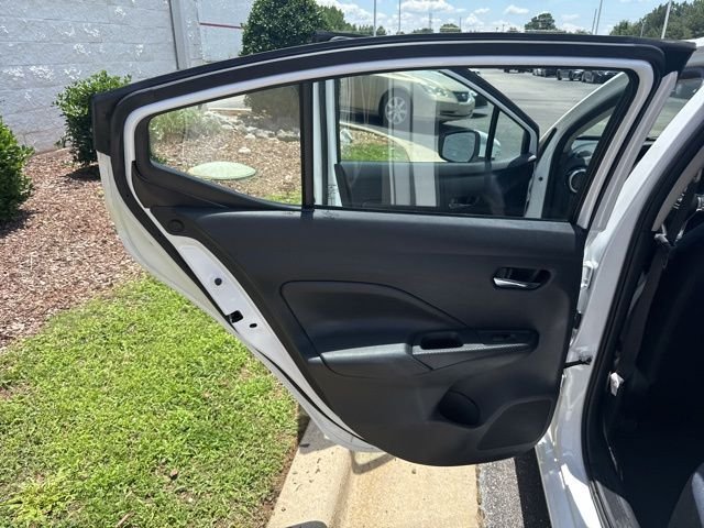 Used 2025 White Nissan 1.6 SV image 14