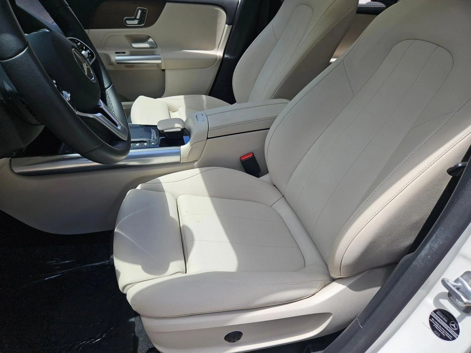 Used 2023 Polar White Mercedes-Benz GLA 250 image 15
