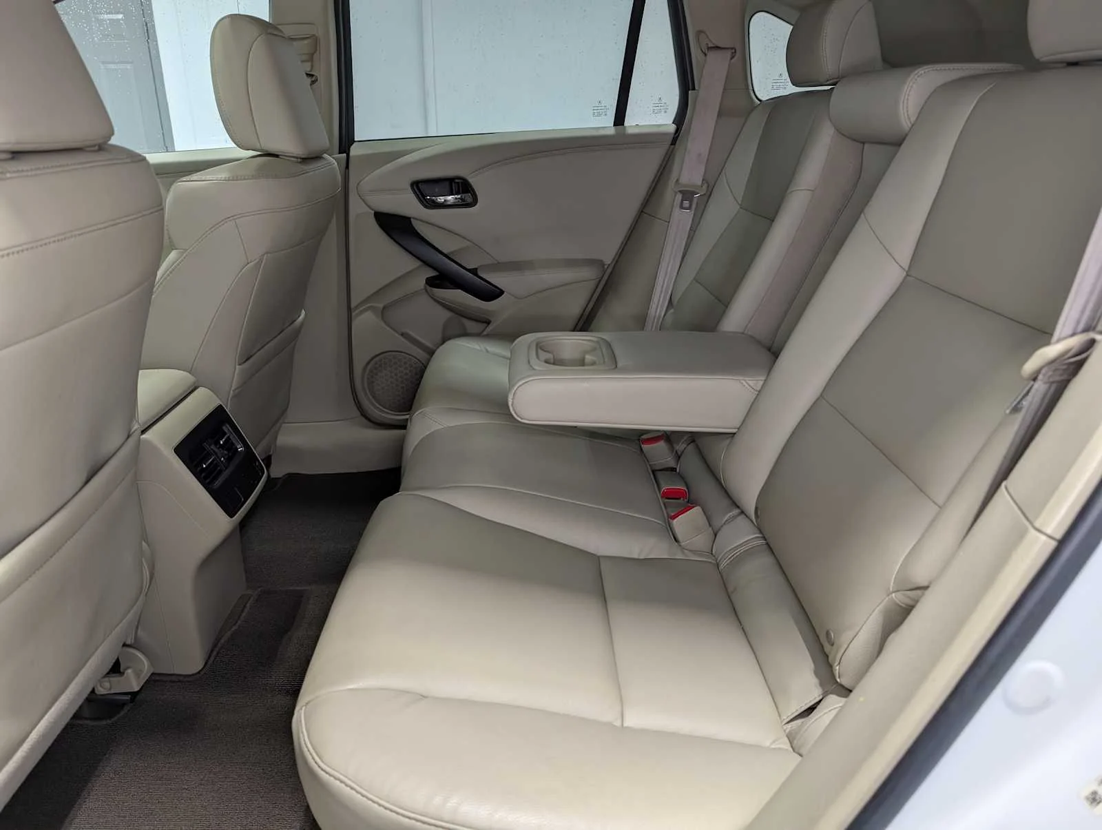 Used 2018 White Diamond Pearl Acura  image 22