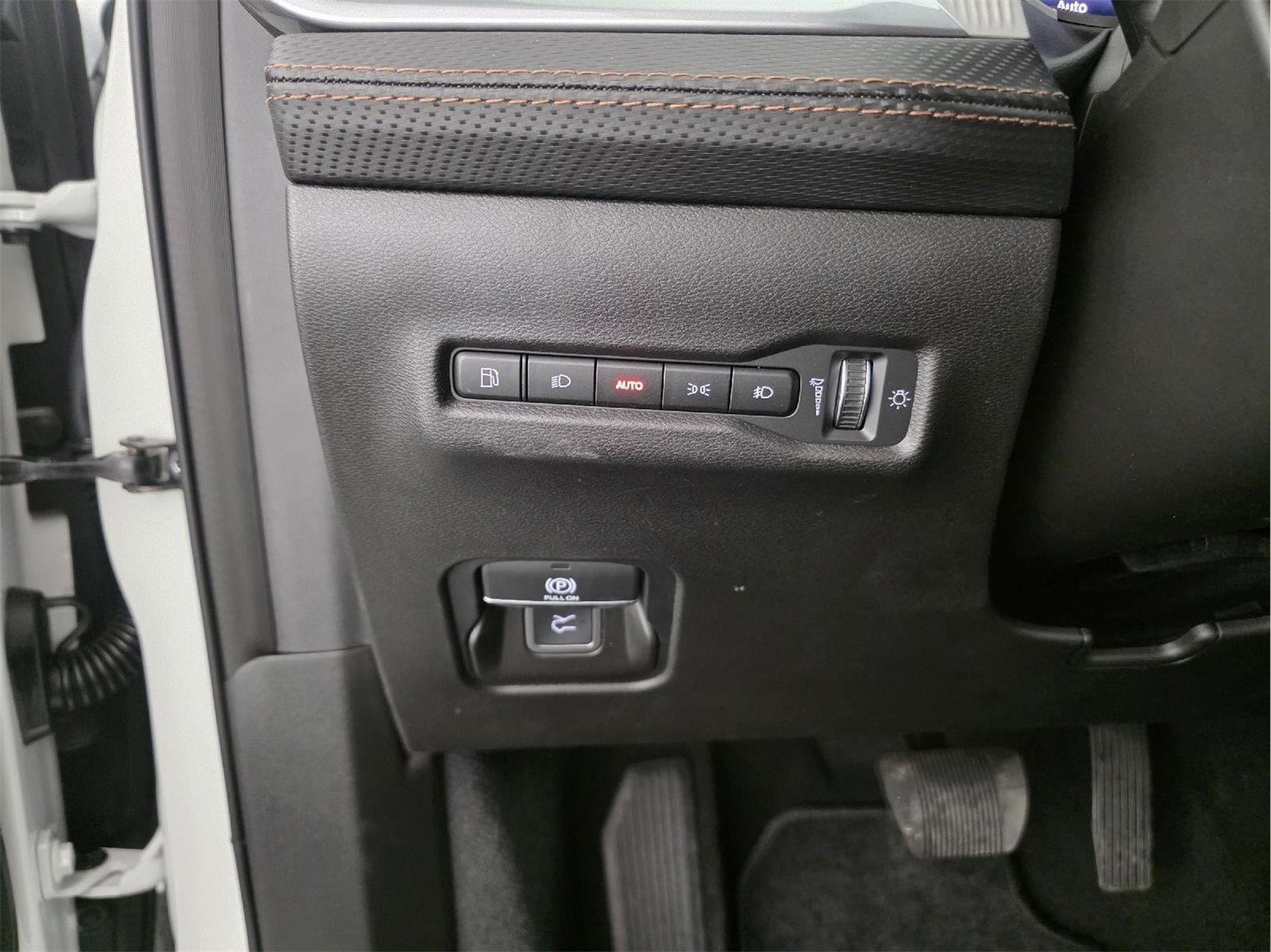 New 2026 Bright White Clearcoat Jeep Limited image 31