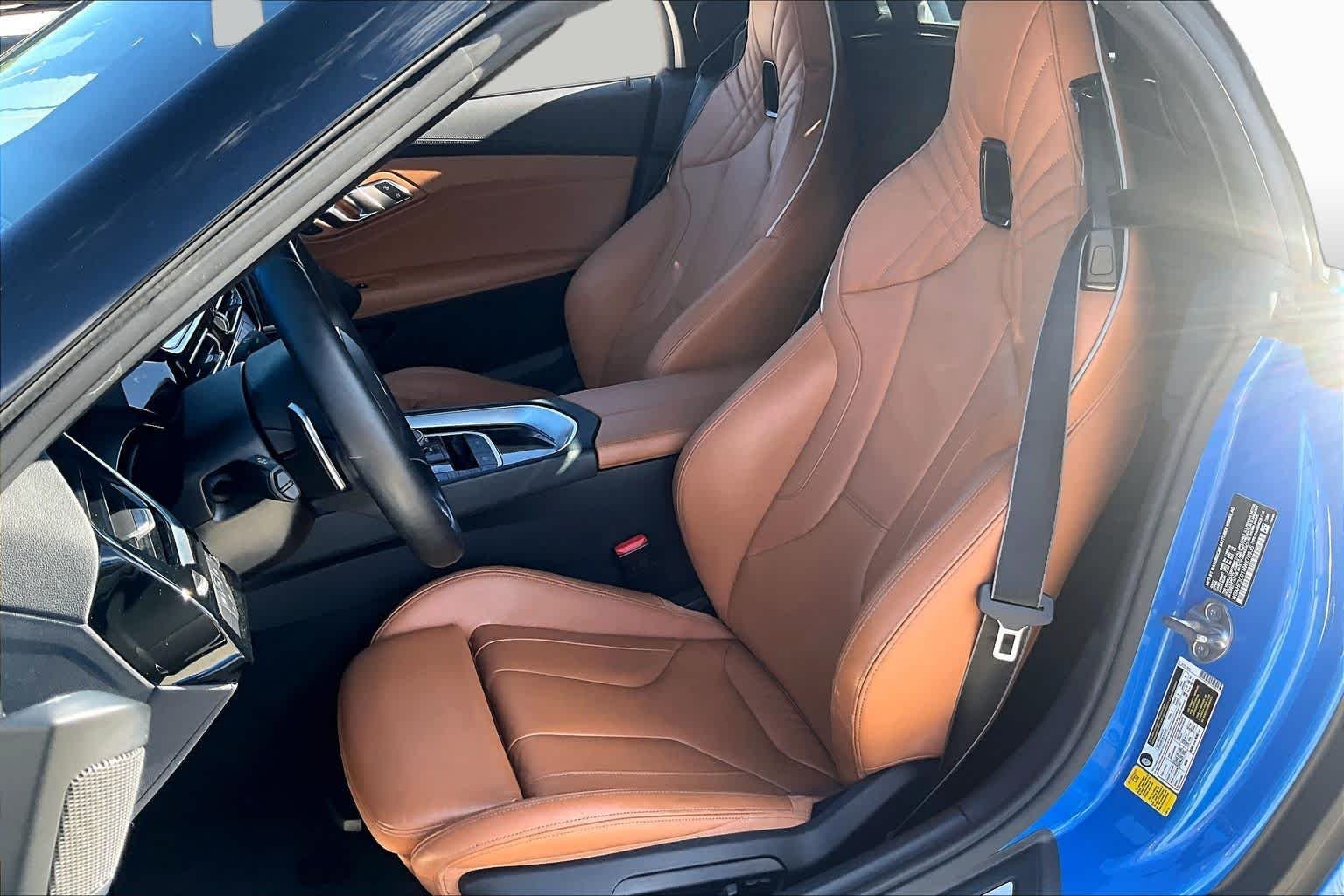 Used 2022 Misano Blue Metallic BMW sDrive30i image 6