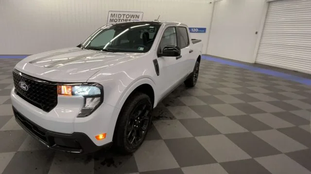 New 2026 Space White Metallic Ford XLT image 3
